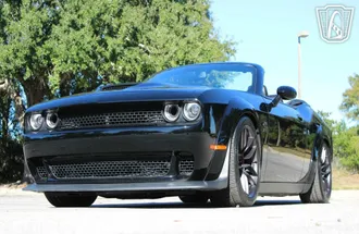 2020 Dodge Challenger photo 3
