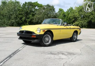 1975 MG B photo 3