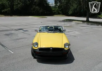 1975 MG B photo 7
