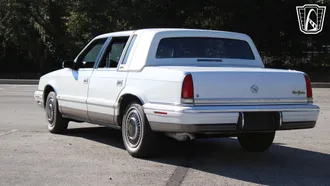 1993 Chrysler New Yorker photo 6