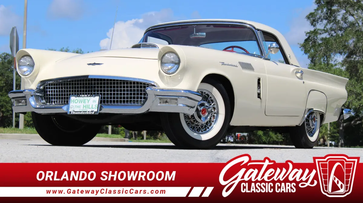 1957 Ford Thunderbird