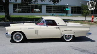1957 Ford Thunderbird photo 3