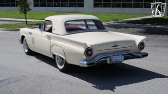 1957 Ford Thunderbird photo 4