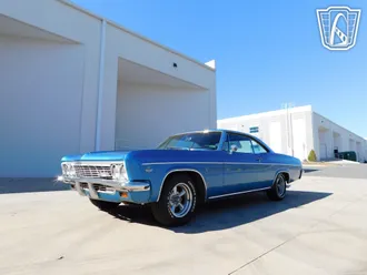 1966 Chevrolet Impala photo 2