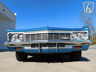 1966 Chevrolet Impala photo 3