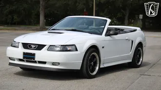 2000 Ford Mustang photo 3