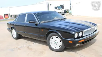 1995 Jaguar XJ6 photo 2