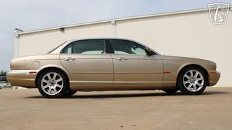 2005 Jaguar XJ8L photo 5