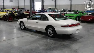 1998 Lincoln Mark VIII photo 3