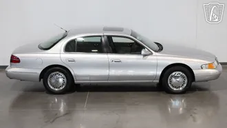 1996 Lincoln Continental photo 7