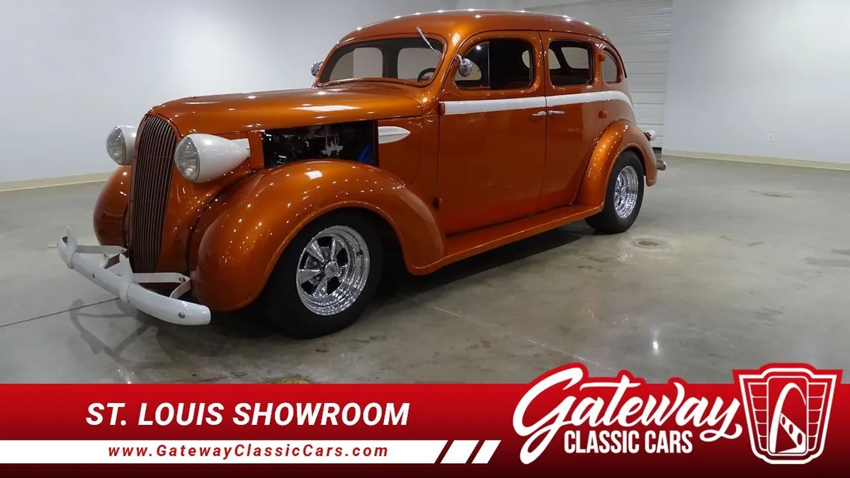 1937 Plymouth P4