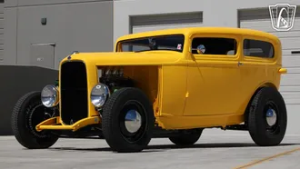 1932 Ford Tudor photo 2