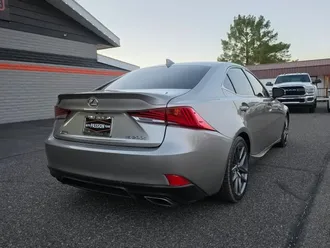 2017 Lexus IS photo 5
