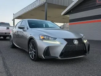 2017 Lexus IS photo 7