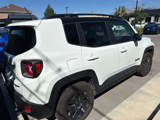 2017 Jeep Renegade photo 2