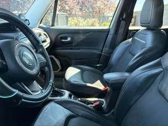 2017 Jeep Renegade photo 3