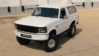 1993 Ford Bronco photo 2