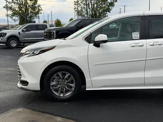 2025 Toyota Sienna photo 7