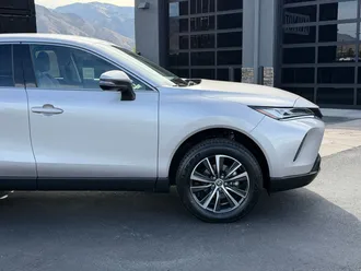 2024 Toyota Venza photo 3