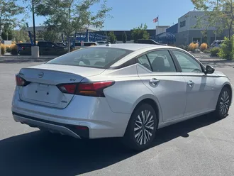 2024 Nissan Altima photo 7