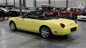 2002 Ford Thunderbird photo 3
