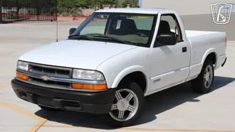 1998 Chevrolet S-10 Pickup photo 2