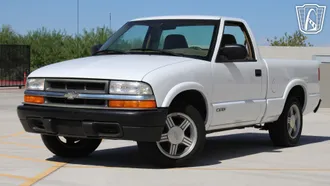 1998 Chevrolet S-10 Pickup photo 3