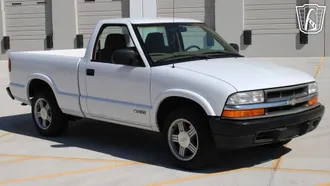 1998 Chevrolet S-10 Pickup photo 4
