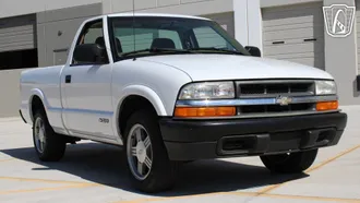 1998 Chevrolet S-10 Pickup photo 5