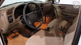 1998 Chevrolet S-10 Pickup photo 6