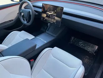 2024 Tesla Model 3 Performance photo 7
