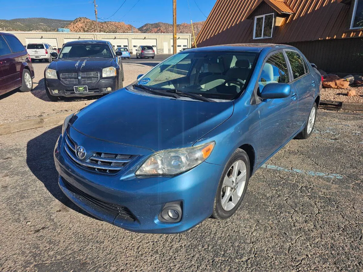 2013 Toyota Corolla LE Special Edition 4dr Sedan