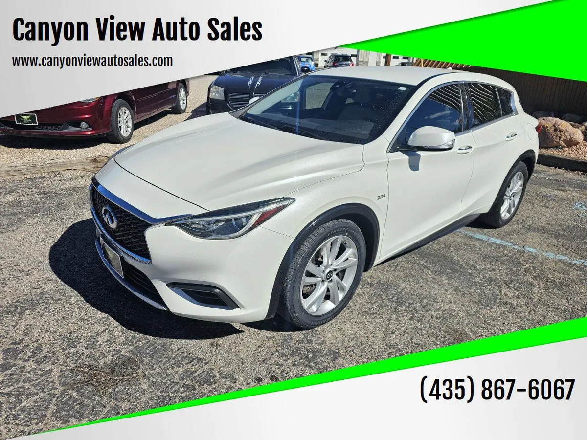 2018 Infiniti QX30 Luxury 4dr Crossover
