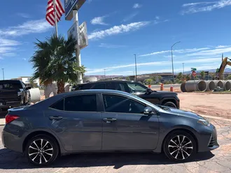 2018 Toyota Corolla photo 2