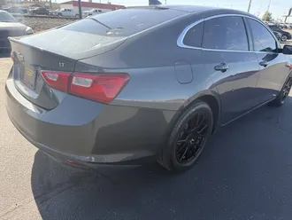 2018 Chevrolet Malibu photo 3