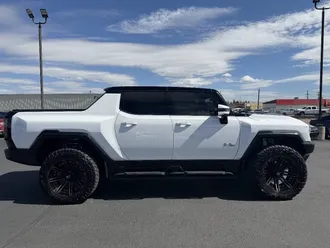 2023 GMC HUMMER EV photo 2