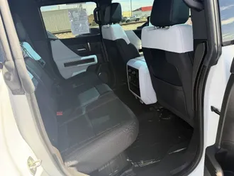 2023 GMC HUMMER EV photo 4