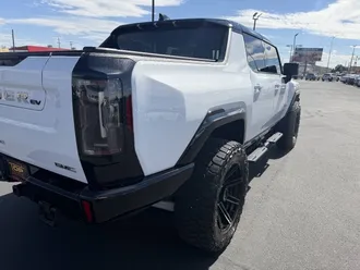 2023 GMC HUMMER EV photo 5