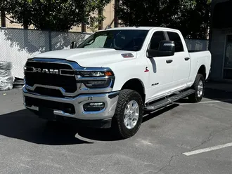 2025 RAM 2500 Big Horn photo 3