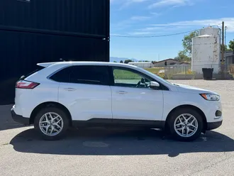 2022 Ford Edge photo 3