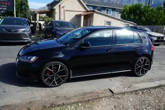 2016 Volkswagen Golf GTI photo 2