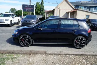 2016 Volkswagen Golf GTI photo 3