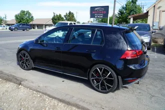 2016 Volkswagen Golf GTI photo 5