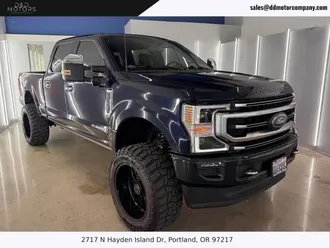2022 Ford F350 Super Duty Crew Cab photo 3