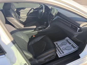 2021 Toyota Camry photo 3