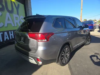 2019 Mitsubishi Outlander photo 4