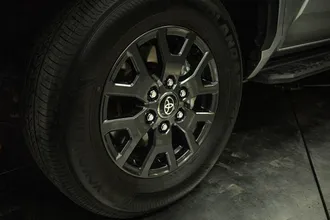 2025 TOYOTA 4RUNNER photo 3
