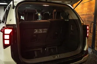 2025 KIA CARNIVAL photo 7