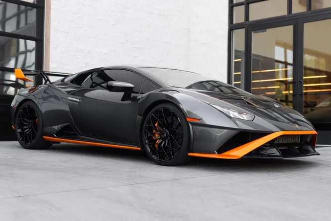 2023 Lamborghini Huracan STO