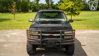 1999 Chevrolet K1500 photo 2